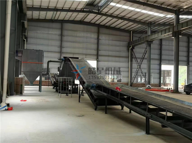 面对市场上众多型号的金属破碎机生产线，从中小型到大型智作为采购者该如何选出适合自己生产需求的破碎机设备直接关系到投资回报率与运营效率。要知道合适的型号的金属破碎机生产线不仅能平稳高效运行，还能显著降低能耗和维护成本，避免“大马拉小车”或“小马拉大车”的尴尬局面。